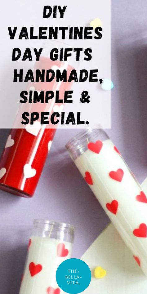 These 20 DIY Valentines day gifts are perfect for you to make for that someone special! Treat your loved one with these gifts! Home Diy Easy, Decorating Ideas For Halloween, Diy Valentines Day Gifts, Bath Soak Recipe, Valentines Socks, Diy Sharpie Mug, 4th Of July Dessert, Valentine Wreath Diy, Events Decorations