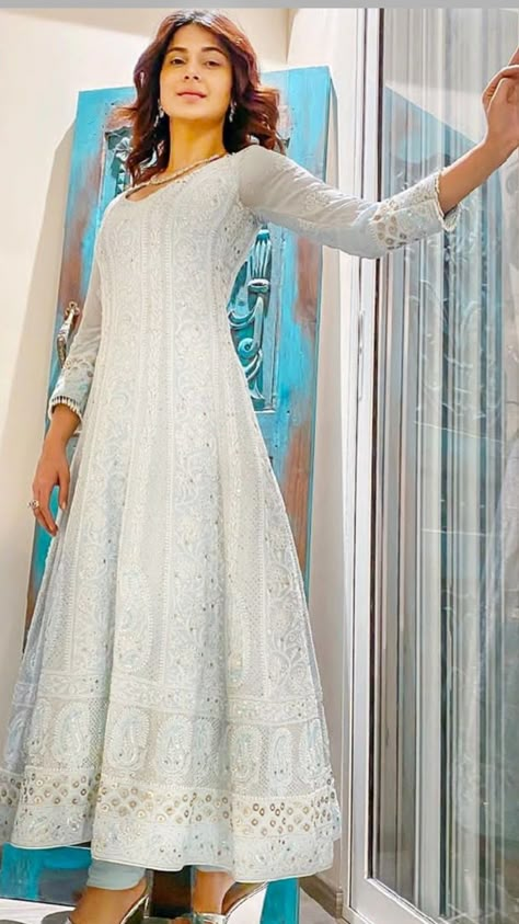 Chikenkari Dress Ideas Anarkali, Chickenkari Anarkali Suits, Chikankari Suits Design Neckline, White Anarkali Suits Classy, Chikenkari Dress Ideas, Chicken Anarkali, White Chikankari Anarkali, Lucknowi Anarkali, White Anarkali Dress