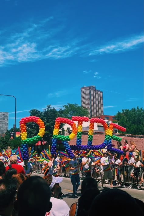 Balloons at the lgbtq+ pride parade in chicago june 2022 Pride Parade Aesthetic, Parade Aesthetic, Chicago Pride Parade, Pride Parade Ideas, Lgbtq Parade, Hosting Party Ideas, Bloxburg City Ideas, Collage Vision Board, Phone Collage