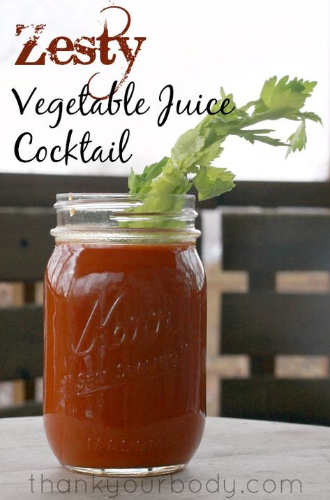 Make your own zesty, organic vegetable juice cocktail! Fresh Vegetable Juice Recipes, Savory Juice Recipes, Homemade V8 Juice, Vegetable Juice Recipes, V8 Juice, Banana Apple Smoothie, Veggie Juice, Juicer Recipes, Juicing For Health