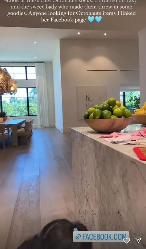 Kardashian Kitchen Decor, Kardashian Kitchen, Khloe House, Mya Core, Kardashian Home Decor, Hidden Hills Mansion, Khloe Kardashian House, Kardashian House, Bel Air Mansion