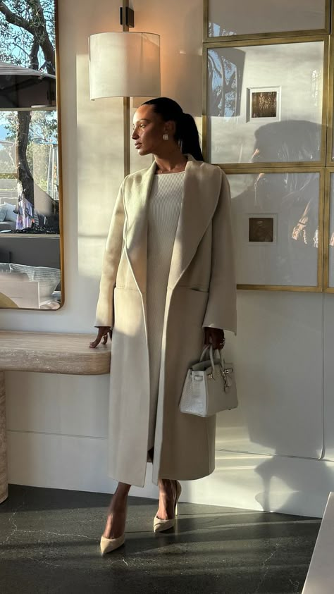 13 Quiet Luxury Coats for Bundling Up in Decadent Minimalism Fall Feminine Outfits, Jasmin Tookes, Winter Night Outfit, Elegant Black Women, Elegant Fashion Outfits, Look Office, Mode Zara, Jasmine Tookes, Modest Fashion Outfits