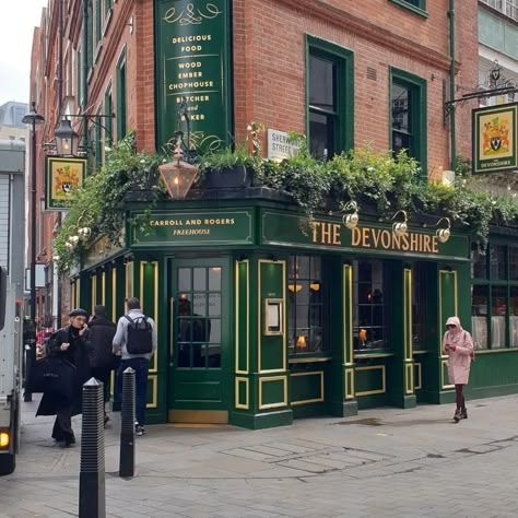 London’s Soho Boasts The Devonshire Pub: Best Pub Ever – Join the Adventure® London Pub Aesthetic, Morrissey Poster, St Mungos, Uk Pub, English Pub, Gastro Pubs, Summer In Europe, Small Restaurant, British Pub