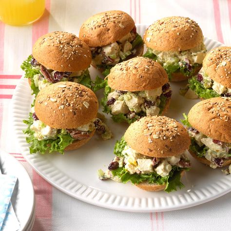 Chicken Salad Party Sandwiches Chicken Recipes For Lunch, Party Sandwiches Recipes, Small Sandwiches, Luncheon Recipes, Cold Sandwich Recipes, Chicken Salad Sandwich Recipe, Chicken Salad With Grapes, Tea Sandwiches Recipes, Luncheon Ideas