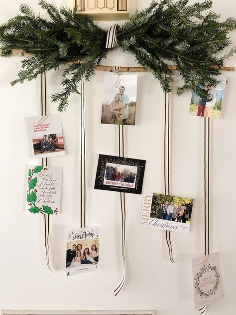 Holiday Cards Display Ideas, Christmas Card Decor Display Ideas, Blank Wall Christmas Ideas, Christmas Card Hanging Ideas Display, Seasonal Photo Display, Diy Christmas Hanging Decor, Christmas Card Garland Display, Christmas Card Ribbon Display, Unique Ways To Display Christmas Cards