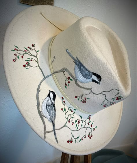 Painting A Hat, Painted Hats For Women, Painted Apparel, Painted Cowboy Hats, Painting Hats, Hat Burning Ideas, Burn Hats, Hat Burning Designs, Burning Hats