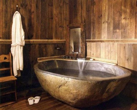 feng shui tips and color combinations Small Rustic Bathrooms, Primitive Bathroom Decor, Rustic Modern Bathroom, Classy Bathroom, Wooden Bathtub, Japanese Soaking Tubs, Stone Bathtub, Rustic Bathroom Designs, Stone Bathroom