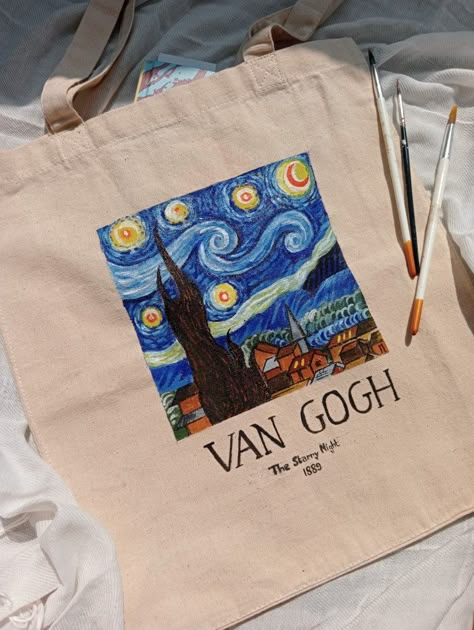 Painting On Bags Ideas Aesthetic, Painting On Bags Ideas, Bag Painting Ideas Diy, Painted Tote Bag Aesthetic, Tote Bag Diy Paint, Drawing On Bag, Drawing On Tote Bag, Hand Painted Tote Bags Art, Tote Bag Art Painting