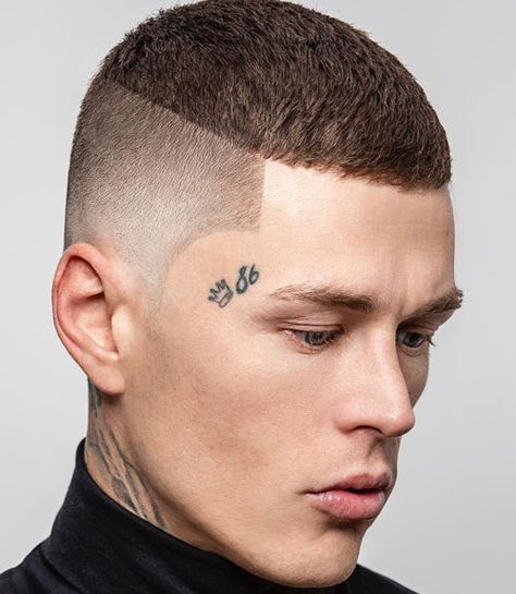 Buzz Cut Styles - Best Buzz Cut Hairstyles For Men: Cool Buzz Cut Haircuts, Modern Buzz Cut Taper Fade Styles #menshairstyles #menshair #menshaircuts #menshaircutideas #menshairstyletrends #mensfashion #mensstyle #fade #undercut Jarhead Haircut, Buzz Cut Hairstyles, Edgars Haircut, Taper Fade Haircut, Low Maintenance Haircut, Long Hair On Top, Diamond Face, Mens Haircuts Fade, Corte De Cabelo Masculino