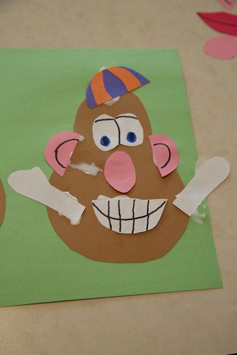 Holly's Arts and Crafts Corner: Toddler Craft Activity: Mr. Potato Head Crafts Corner, Toddler Projects, Toddler Craft, Preschool Projects, Mr Potato Head, Mr Potato, Toddler Arts And Crafts, Kids Daycare, Children Activities