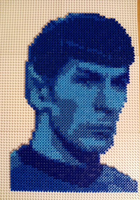 Star Trek - Mr. Spock Star Trek Perler Beads, Star Trek Perler Bead Patterns, Star Trek Pixel Art, Star Trek Perler, Star Trek Crochet, Cool Perler Beads, Star Trek Cross Stitch, Moths Art, Pixel Art Crochet