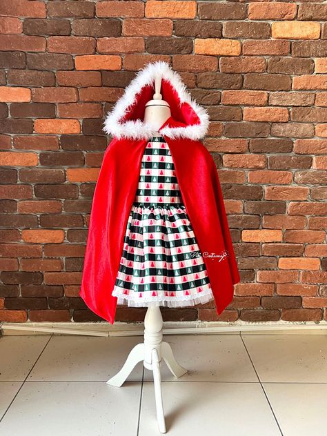 Cindy Lou Who Costume, Christmas Dress for Toddler Who Christmas Tree, Cindy Lou Who Costume, Photo Shoots Birthday, Grinch Cindy Lou, Who Costume, Great Christmas Gift Ideas, Mrs Santa Claus, Toddler Christmas Dress, Family Photo Shoots