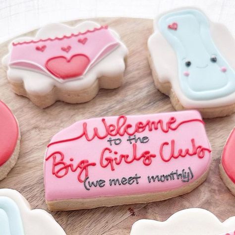 Erica on Instagram: "Period Positivity ❤️ #periodcookies #periodpositivity #periodpositive #menstrualcookies #underwearcookies #macipadcookies #tamponcookies #decoratedcookies #firstperiodcookies #royalicing #royalicingcookies #ohiocookier #ohiobakery #mamamungaibakes" Period Party Cake, Period Cookies, Period Cake Ideas, 1st Period Party Ideas, 1st Period Cake, Period Desserts, First Period Cake, No More Period Party, Period Party Food