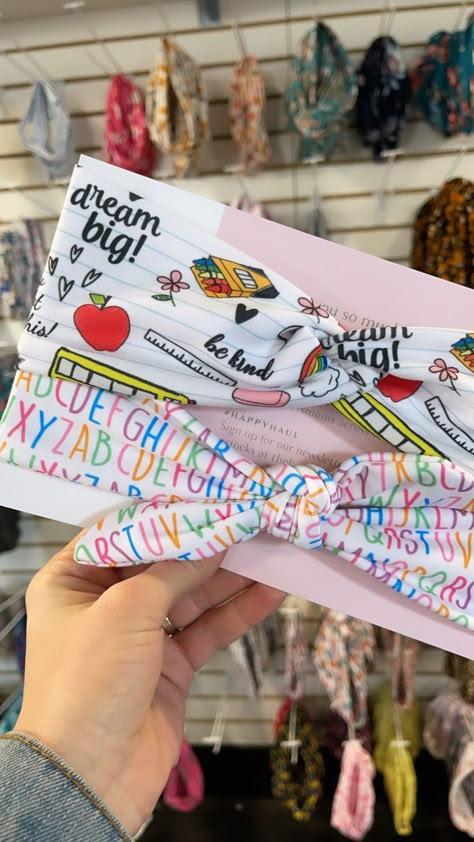 Back To School Headbands, Teacher Headbands, Teaching Tattoos, Student Teaching Gifts, Childcare Teacher, Teacher Hair, Teacher Accessories, Sublimacion Ideas, Teacher Fits