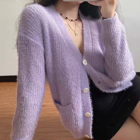 PELLUCID on Instagram: “Oversized knit 💜 Seoul Style Knit Cardigan ~ Shop using our link in bio • • #retroaesthetic #harajukustyle #aestheticclothes #vintagestyle…” Purple Fit Aesthetic, Purple Outfits For Women Classy, Cute Purple Outfits, Purple Cardigan Outfits, Cardigan Outfits Aesthetic, Purple Outfit Aesthetic, Purple Sweater Outfit, Cardigan Outfit Spring, Winter Video