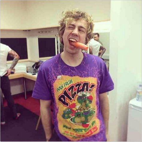 James Bourne Busted, James Bourne, Dougie Poynter, Kiss Me Goodnight, Busted Band, Hot Damn, Cardiff, Kiss Me, Boy Bands