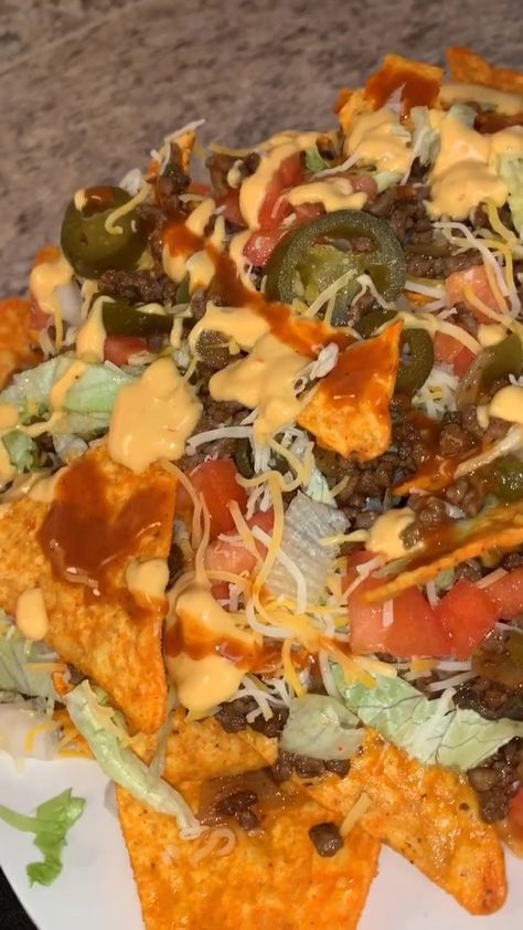 Different Types Of Nachos, Loaded Doritos Nachos, Doritos Nachos Ground Beef, Nachos With Doritos Chips, Dorito Nachos, Ground Beef Nachos, Loaded Nachos Recipe, Nacho Toppings, Nachos Recipe Easy