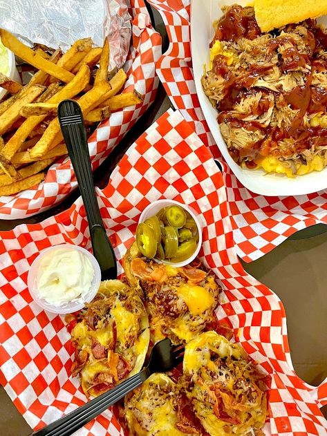 What if we told you that you could dine at one delicious BBQ restaurant in Ohio and have *all* your barbecue cravings satisfied? Would you believe us? Ohio Food, Middletown Ohio, Pork Sandwich, Bbq Restaurant, Pulled Pork Sandwich, Barbecue Chicken, Baby Back Ribs, Beef Brisket, Dipping Sauce