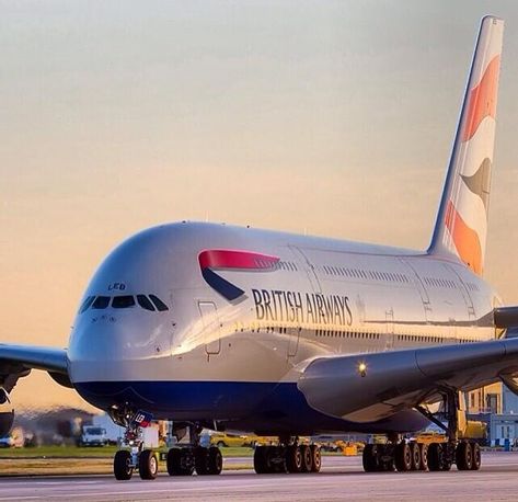 British Airways A380 - would love to see (fly on) BA's take on this beautiful bird... Airplane Drone, Commercial Plane, Aviation Technology, Airplane Wallpaper, Airplane Photography, Airbus A380, Passenger Aircraft, Jet Engine, Jet Plane