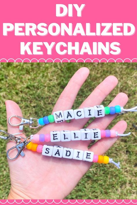 Preschool Keychain Craft, Kids Bead Keychain, Word Keychain Diy, Jewelry Party Favors, Diy Personalized Keychain Ideas, Easy Keyrings To Make, Friendship Keychains Diy Beads, Name Keychains With Beads, Beaded Name Keychain Diy