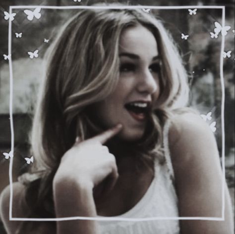 Insta User Names Ideas, Chloe Lusiak, Dance Moms Pfp, Chloe From Dance Moms, Dance Moms Chloe Lukasiak, Dance Moms Paige, Dance Mom Rares, Dance Moms Photos, Dance Moms Chloe