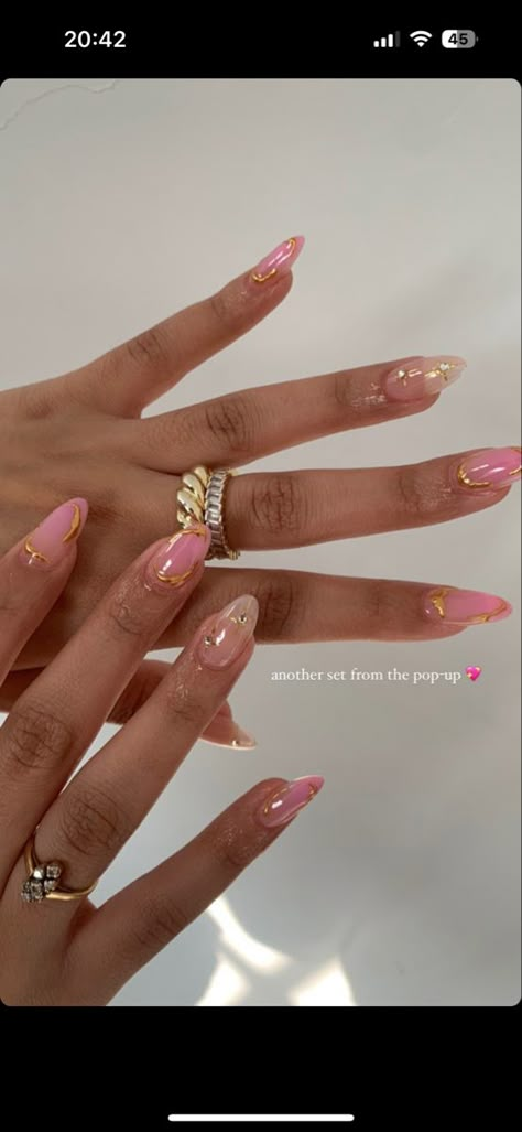 Milky Pink Nails, Purple Nail Looks, Elegant Almond Nails, Trendy Almond Nails, Paznokcie Hello Kitty, Kutek Disney, Milky Pink, Colourful Nails, Almond Acrylic