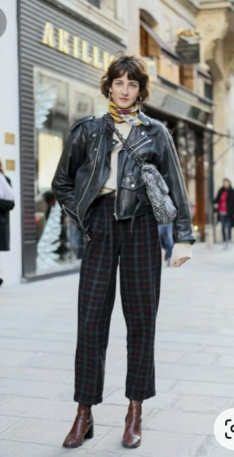 Punk Rock Fall Outfits, Edgy Professor Style, Edgy Artist Outfit, Plaid Punk Outfit, Black Balloon Pants Outfit, 90s Fall Fashion Street Style, Eclectic Edgy Fashion, Elevated Alternative Fashion, Magiccore Outfit