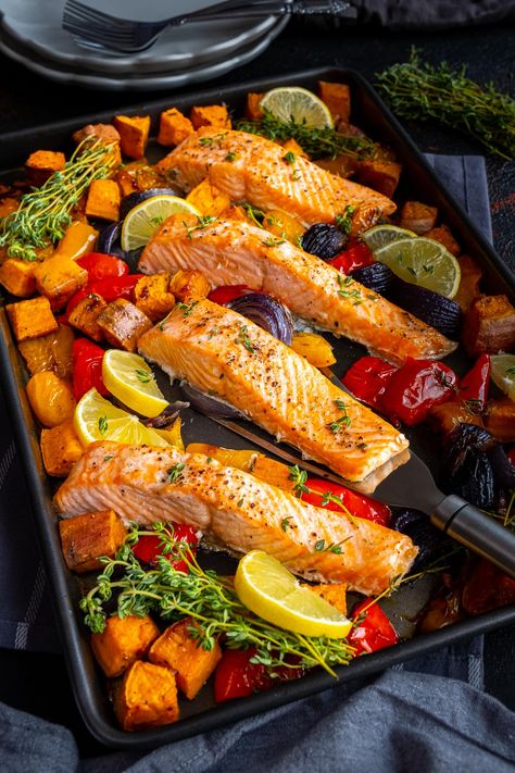 Maple Salmon, Savoury Meals, Quick Weeknight Dinners, Easy Weeknight Dinners, Seafood Dishes, Salmon Recipes, Fennel, Weeknight Meals, Weeknight Dinner