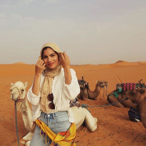 NOHA HAMID on Instagram: “Never going to stop uploading these picture from a couple years ago 🇲🇦 One of my favorite trips!   #morocco #desert #travel #muslim #hijabi” Middle East Outfit Woman, Morocco Instagram Pictures, Saudi Outfit, Morocco Outfits, Morocco Travel Outfit, Arabic Outfit, Egypt Outfits, Tourist Outfit, Morocco Desert