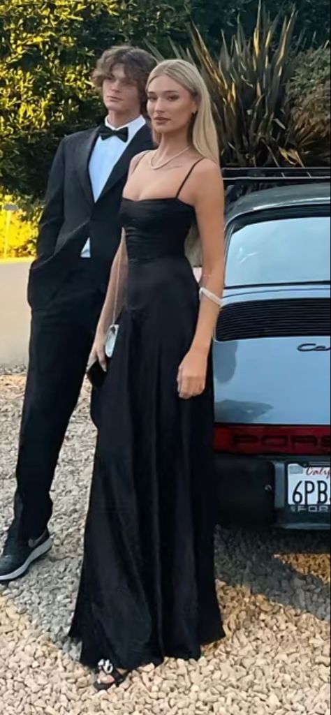 Party Dress Black Long, Law Prom Dress, Black Classy Dress Outfit, Prom Dresses Europe, Black Dress Spy, Long Black Graduation Dress, Old Money Formal Dress Aesthetic, Black Tie Inspo Women, Prom Dresses Tight Fitting Long