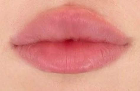 Get Fuller Lips Naturally, Fuller Lips Naturally, Natural Pink Lips, Lip Plumper Gloss, Lips Inspiration, Fat Oil, Fuller Lips, Lip Filler, Grande Cosmetics