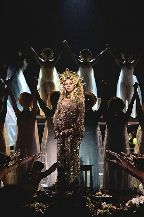 ғσℓℓσω мє: @Rollody Beyonce Grammys 2017 Performance, Beyonce Grammys, Beyoncé Performing, Grammys 2017, Beyonce 2013, Beyonce Performance, Queen Bee Beyonce, King B, Beyonce Knowles Carter