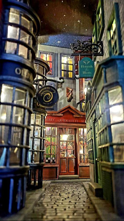 Diagon Alley Book Nook, Harry Potter Book Nook, Book Shelf Insert, Book Nook Ideas, Harry Potter Diagon Alley, Shelf Insert, Bookish Aesthetic, Bookshelf Art, Harry Potter Book