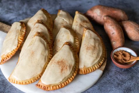 Vegan Sweet Potato Hand Pies — 86 Eats Vegan Hand Pies, Sweet Potato Hand Pies, Potato Hand Pies, Deli Meat Recipes, Halloween Fun Ideas, Vegan Banana Pudding, Baking Vegan, Sliced Roast Beef, Cubed Sweet Potatoes