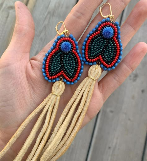 Powwow Beadwork Earrings, Beaded Blueberry Earrings, Beaded Blueberries, Métis Beading, Beaded Leather Bag, Hide Earrings, Powwow Beadwork, Indigenous Style, Indigenous Crafts