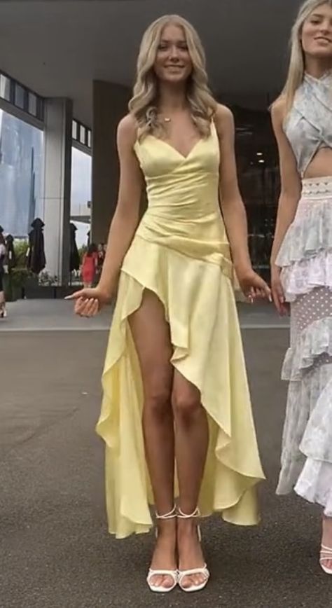 Prom Summer Dresses, Where Clothes Are From, Short Nice Dresses, Light Yellow Long Dress, Short Layered Dress, Dresses To Wear To A Wedding Summer, Cute Small Dresses, Over The Top Prom Dresses, Light Spring Clothes