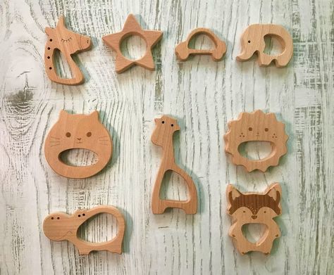 Travel Toys For Toddlers, Wood Teethers, Diy Educational Toys, Wooden Educational Toys, Making Wooden Toys, Wooden Teether, Montessori Educational Toys, Toys Montessori, Creative Toys