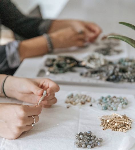 Spiritual Jewelry Aesthetic, Bracelet Shoot, Bracelet Photoshoot, Crystal Photoshoot, Branding Shots, Bracelet Photography, Tattoo Crystal, Tattoos Spiritual, Crystal Alter