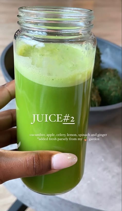 Juice Station, Marathon Diet, Sweets Photo, Ginger Shots, Healthy Juicer Recipes, Green Juice Girl, Healthy Juice Drinks, Juice Smoothies Recipes, New Routine