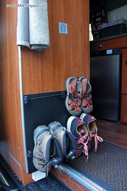 Roadtrek Modifications, Camper Storage Ideas Travel Trailers, Astuces Camping-car, Wall Mounted Shoe Storage, Kombi Motorhome, Camper Hacks, Camper Organization, Kombi Home, Rv Organization