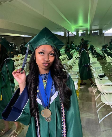 - by trulyjireh Convocation Photoshoot, Graduation Board, Highschool Graduation, High School Graduation Pictures, Graduation High School, Graduation Pic, Senior Szn, College Graduation Pictures Poses, Graduation Pics