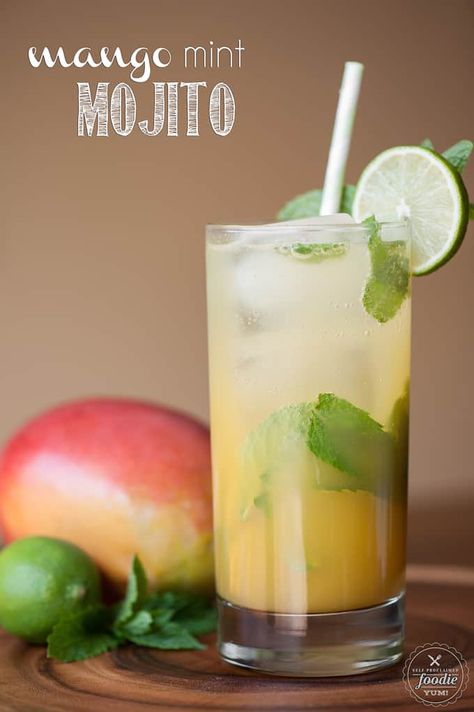 This Mango Mint Mojito cocktail, made with silver tequila, mango juice, lime, and fresh mint, is simple to make as well as perfectly sweet and refreshing. Mango Mint Mojito, Mango Mojito Recipe, Easy Mojito Recipe, Holiday Drinks Alcohol, Simple Syrup Cocktails, Mango Mojito, Summer Drinks Alcohol, Mint Mojito, Ayurvedic Recipes