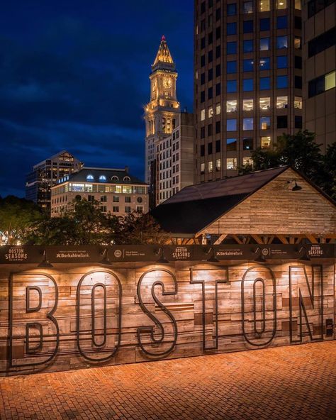 IGersBoston on Instagram: “Good evening Boston! Today‘s feature is this beautiful picture of the beautiful name of a beautiful city 🤩. Great picture by…” Boston Vision Board, Boston Aesthetic Wallpaper, Boston Massachusetts Aesthetic, Boston Vibes, Boston Wallpaper, Aesthetic Boston, Massachusetts Aesthetic, Boston Pictures, Boston Aesthetic