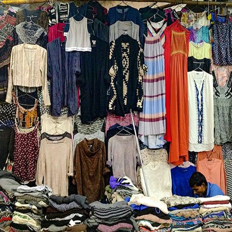 Sarojini Nagar Market, Market Clothes, Sarojini Nagar, Delhi Shopping, Waste Clothing, Shopping Market, Branded Outfits, India Fashion, Thrift Shopping