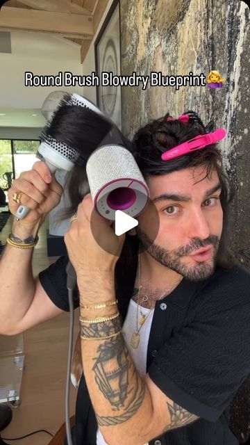 Matt Newman on Instagram: "step by step round brush #blowdry routine 💁‍♀️ #hairtutorial #hairstyle #hairoftheday #hairinspiration #hairreels 💁‍♀️ do u use a round brush or flat brush to blowdry ur hair ?!"