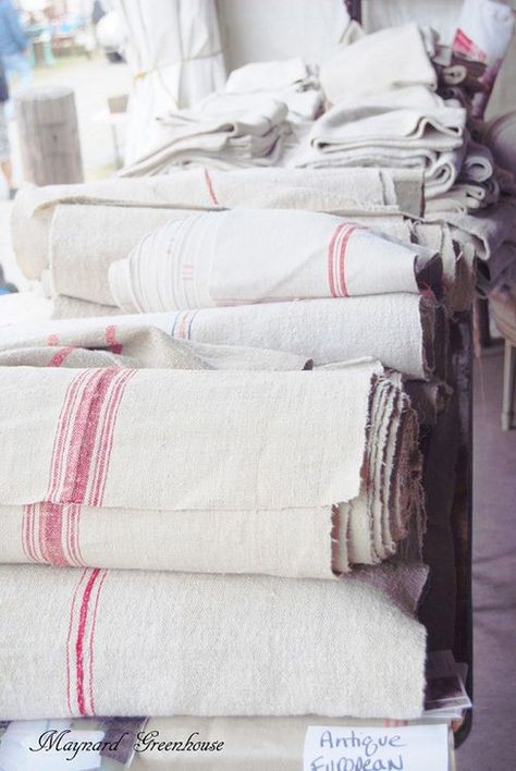 Look at all of that uncut grain sack material - DIED AND GONE TO HEAVEN.  (Interesting blog on grain sacks_ French Linens, Grain Sack Fabric, Ticking Fabric, Grain Sack, Linens And Lace, Antique Linens, Fabulous Fabrics, Vintage Linen, Linen Textile