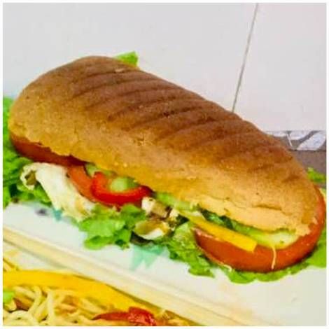 Subway Style Veggie Delight Sandwich Subway Sandwich Recipe, Sweet Onion Sauce, Sandwich Club, Vegetarian Sandwich Recipes, Vegan Patties, Veg Sandwich, Subway Sandwich, Baked Breakfast, Sandwhich Recipes