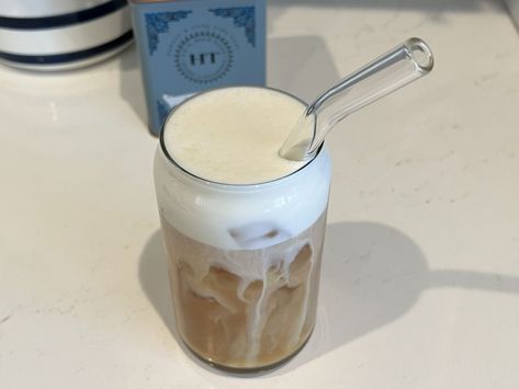 iced london fog latte Iced London Fog Recipe, Iced London Fog Latte, London Fog Drink, Iced London Fog, London Fog Recipe, London Fog Latte, Starbucks London, London Fog Tea Latte, London Fog Tea