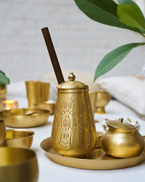 Brass or pital has always found a home in the Indian kitchen and table. Our designs are rooted in India, and reimagined with a twist. The gentle gleam of brass reminds us of home and always feels special. Brass Home Decor Indian, Brass Kitchen Utensils, Indian Kitchen Utensils, Water Concept, Diwali 2024, Crockery Design, Indian Room Decor, Indian Room, Home Decor Indian