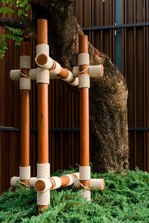 Tree Stakes Ideas, Tree Support Ideas, Site Hoarding, Camping Cafe, Feature Tree, Tree Stakes, Entrance Arch, Tree Support, Japanese Tree